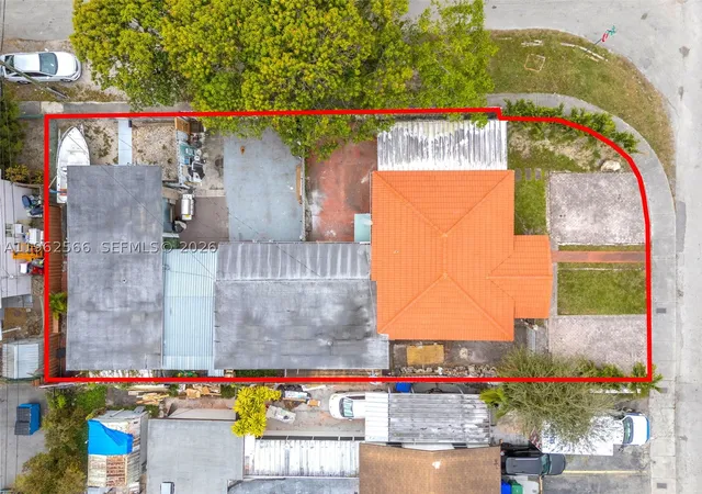 Photo 2 of Single family home for sale at 941 Sw 31st Ct, Miami, FL 33135 | MLS# A11962566 | Listing updated on 2026-09-10