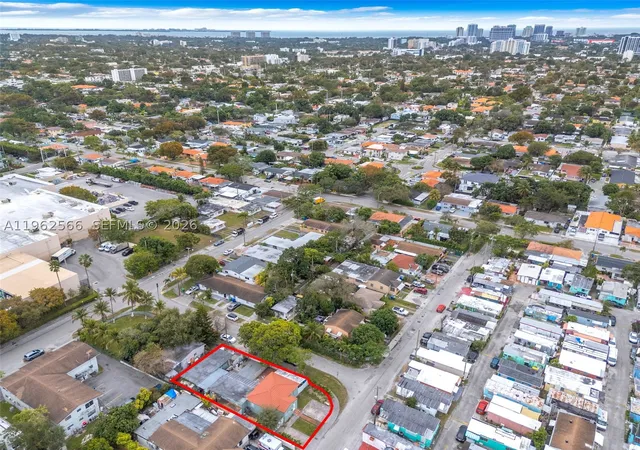 Photo 3 of Single family home for sale at 941 Sw 31st Ct, Miami, FL 33135 | MLS# A11962566 | Listing updated on 2026-09-10