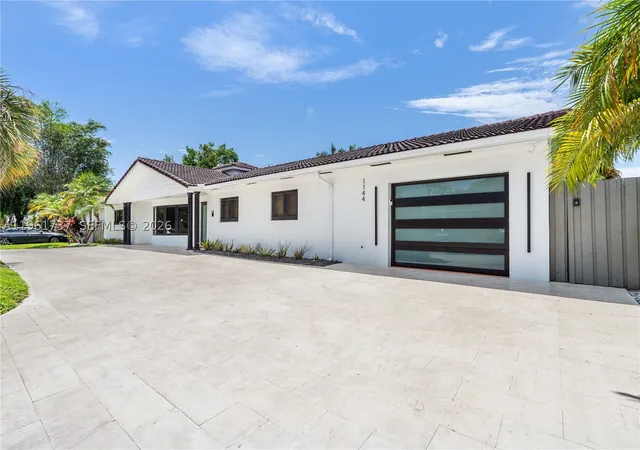 Photo 2 of Single family home for sale at 1144 Adams St, Hollywood, FL 33019 | MLS# A11961737 | Listing updated on 2026-08-31