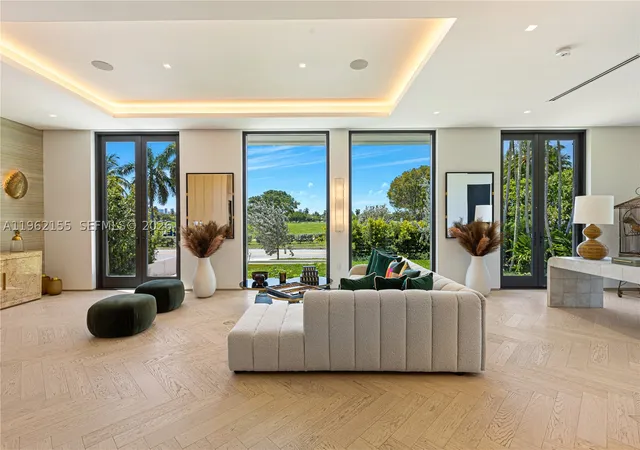 Photo 3 of Mansion for sale at 2499 N Meridian Ave, Miami Beach, FL 33140 | MLS# A11962155 | Listing updated on 2026-09-09