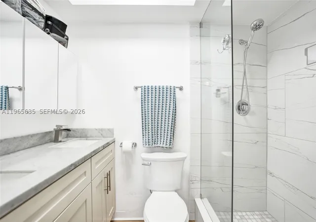 Listing Photo 5 - Condo for sale in building located at 934 SE 9th Ave, Pompano Beach, FL 33060 - Unit #17