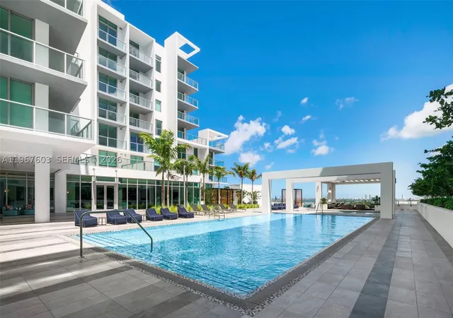3900 Biscayne Blvd #S-218