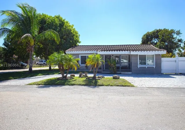 Photo 2 of Single family home for sale at 2450 Ne 18th St, Pompano Beach, FL 33062 | MLS# A11968662 | Listing updated on 2026-09-06