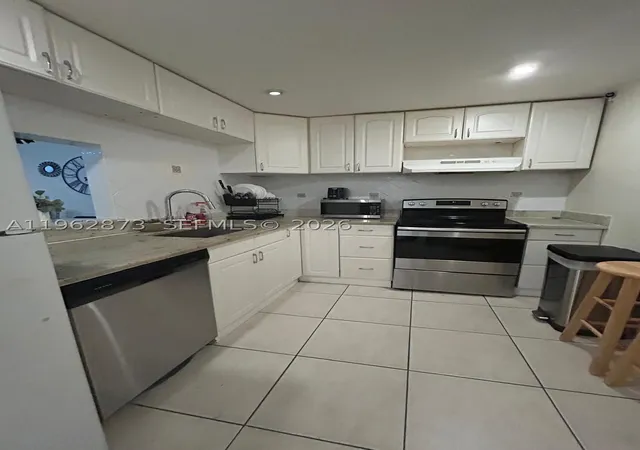 Photo 2 of Condo for sale at 4314 Nw 9th Ave #5-3H, Deerfield Beach, FL 33064 | MLS# A11962873 | Listing updated on 2026-09-18
