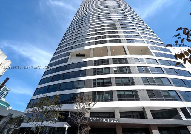 Photo 4 of Condo for sale at 225 N Miami Ave #3307, Miami, FL 33128 | MLS# A11966811 | Listing updated on 2026-10-05
