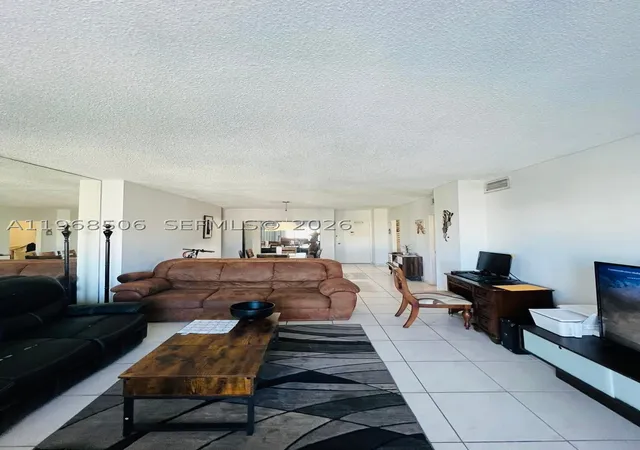 Photo 3 of Condo for sale at 500 Bayview Dr #1417, Sunny Isles Beach, FL 33160 | MLS# A11968506 | Listing updated on 2026-08-31