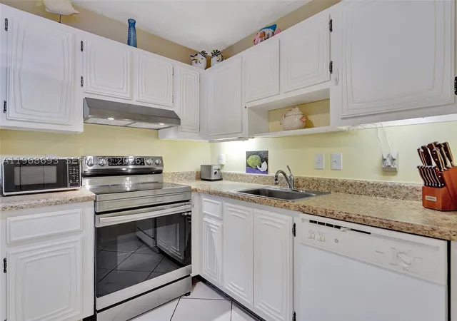 Photo 1 of Sale Pending at 2861 Somerset Dr #211, Lauderdale Lakes, FL 33311 | MLS# A11968693 | Listing updated on 2026-10-02