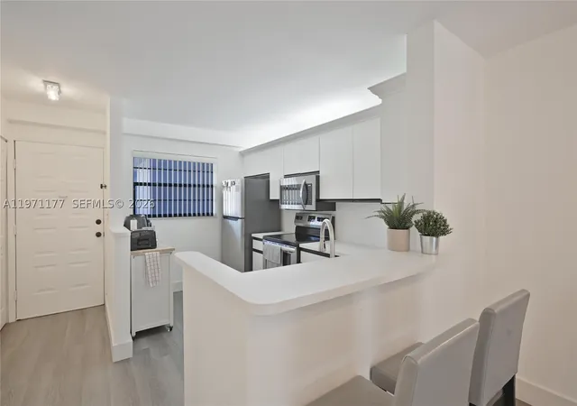 Listing Photo 4 - Condo for sale in building located at 7531 NW 79th Ave, Tamarac, FL 33321 - Unit #205