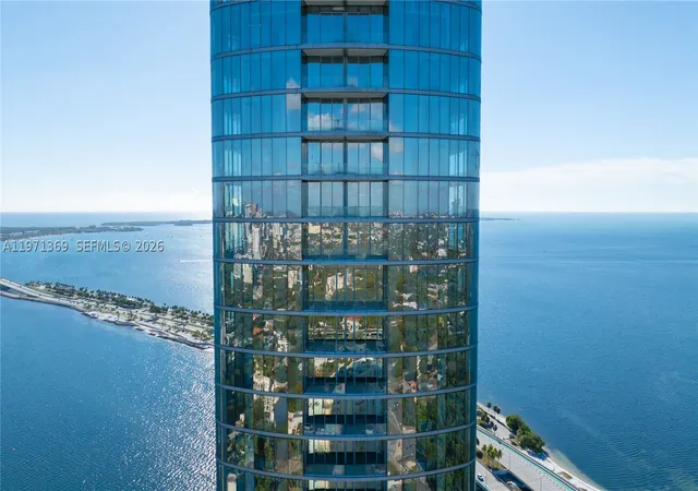 Photo 3 of Condo for sale at 175 Se 25 Rd #2802, Miami, FL 33129 | MLS# A11971369 | Listing updated on 2026-09-10