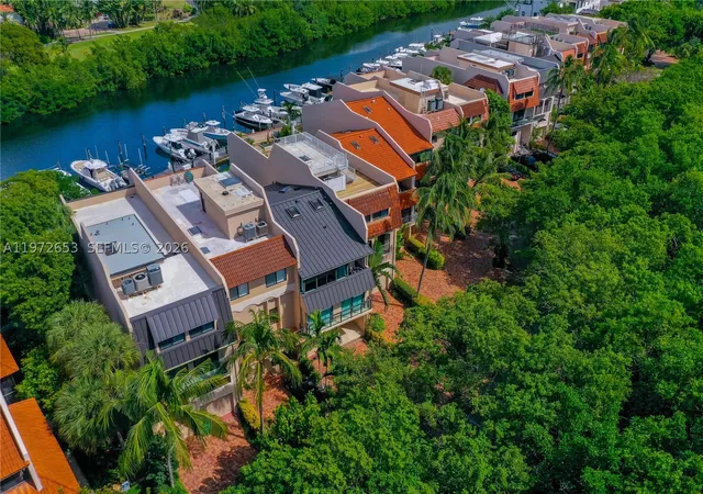 Photo 4 of Townhouse for sale at 5990 Paradise Point Dr, Palmetto Bay, FL 33157 | MLS# A11972653 | Listing updated on 2026-09-29