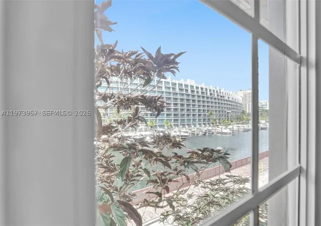 Photo 2 of Townhouse for sale at 2965 Ne 185th St #1513WATERFRONT, Miami, FL 33180 | MLS# A11973957 | Listing updated on 2026-09-30
