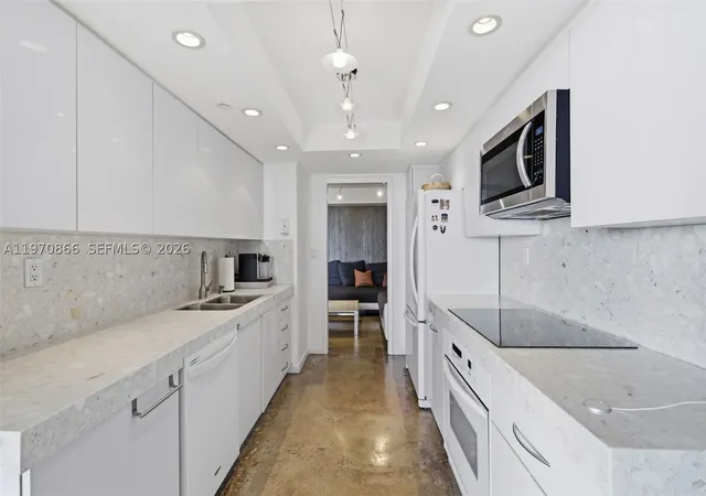 Condo for sale at 2000 Towerside Ter #1408, Miami, FL 33138 | MLS# A11970866