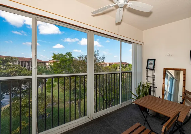 Listing Photo 5 - Condo for sale in building located at 1200 Sw 137Th Ave, Pembroke Pines, FL 33027 - Unit #402E