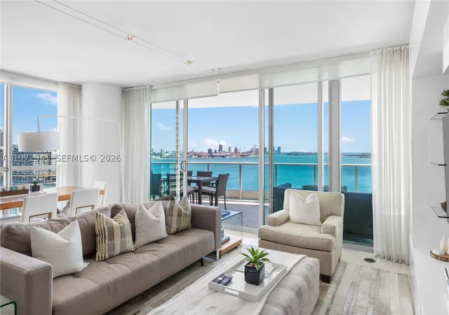 Listing Photo 4 - Condo for sale in Jade at Brickell Bay located at 1331 Brickell Bay Dr, Miami, FL 33131 - Unit #1901