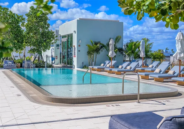 Listing Photo 2 - Condo for sale in building located at 9201 E Bay Harbor Dr, Bay Harbor Islands, FL 33154 - Unit #805