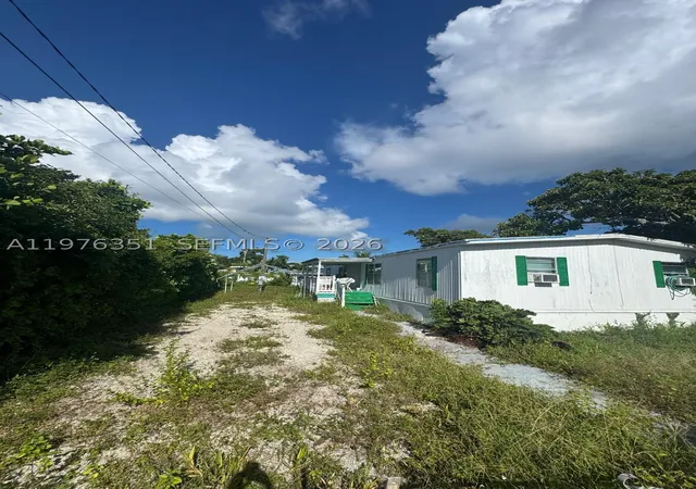 Photo 4 of Manufactured home for sale at 13 Judy Pl, Key Largo, FL 33037 | MLS# A11976351 | Listing updated on 2026-08-28