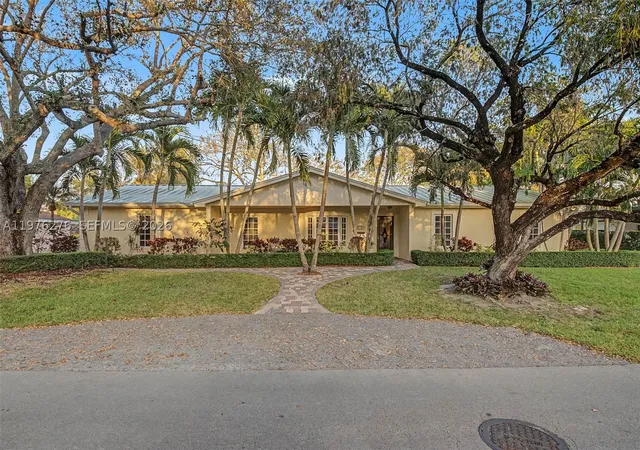 Photo 1 of Single family home for sale at 15401 Sw 81 Av, Palmetto Bay, FL 33157 | MLS# A11976276 | Listing updated on 2026-09-02