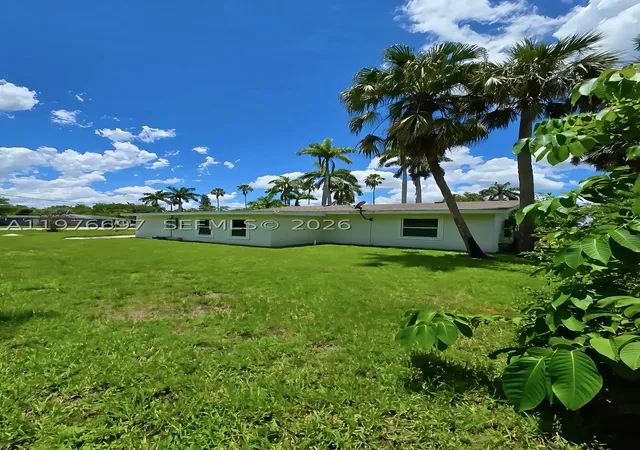 Photo 11 of Single family home for sale at 4438 E Riverside Dr, Fort Myers, FL 33905 | MLS# A11976697 | Listing updated on 2026-09-27