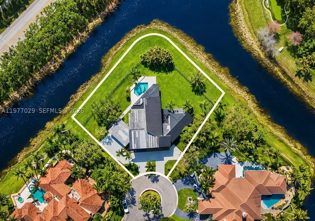 Photo 1 of Mansion for sale at 3560 Paddock Rd, Weston, FL 33331 | MLS# A11977029 | Listing updated on 2026-09-21