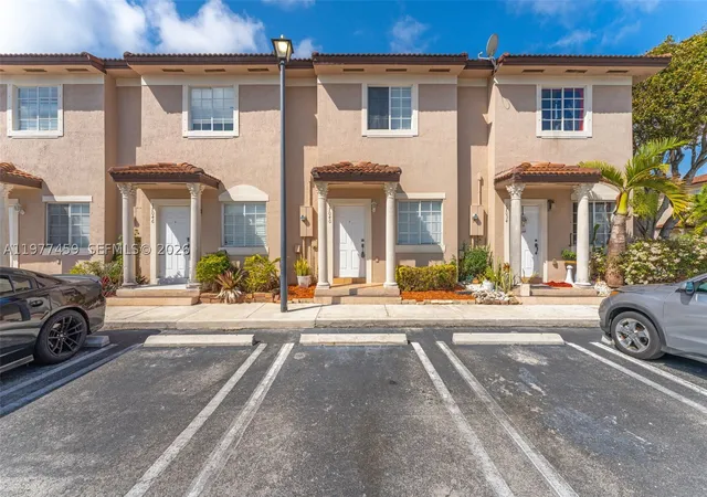 Townhouse for sale at 17040 Sw 137Th Pl, Miami, FL 33177 | MLS# A11977459