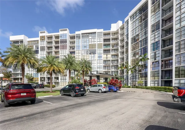Photo 2 of Condo for sale at 1000 Parkview Dr #222, Hallandale Beach, FL 33009 | MLS# A11977333 | Listing updated on 2026-09-09