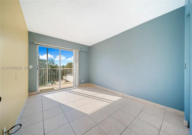 Listing Photo 5 - Condo for sale in building located at 13455 Sw 3Rd St, Pembroke Pines, FL 33027 - Unit #302S