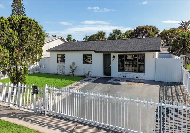 Single family home for sale at 1318 13Th St, West Palm Beach, FL 33401 | MLS# A11977653