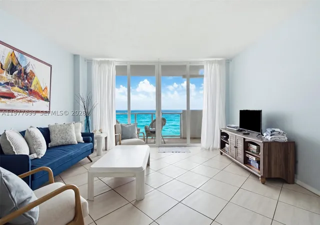 Photo 4 of Condo for sale at 5601 Collins Ave #505, Miami Beach, FL 33140 | MLS# A11977899 | Listing updated on 2026-09-14