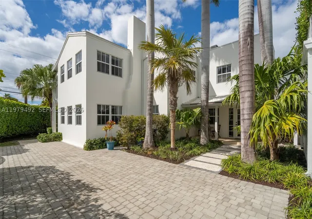 Photo 3 of Single family home for sale at 707 W 54th St, Miami Beach, FL 33140 | MLS# A11979492 | Listing updated on 2026-08-31