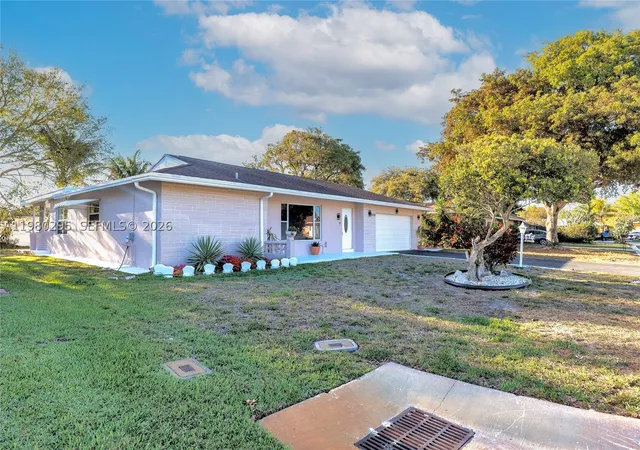 Photo 3 of Single family home for sale at 8209 Nw 91st Ave, Tamarac, FL 33321 | MLS# A11980295 | Listing updated on 2026-08-26