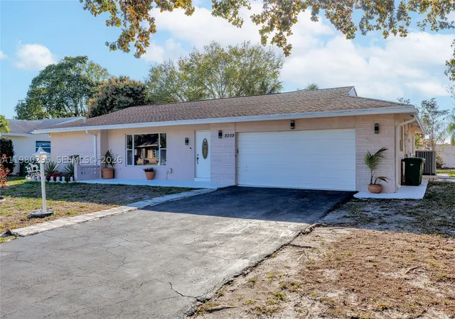 Photo 4 of Single family home for sale at 8209 Nw 91St Ave, Tamarac, FL 33321 | MLS# A11980295 | Listing updated on 2026-08-26