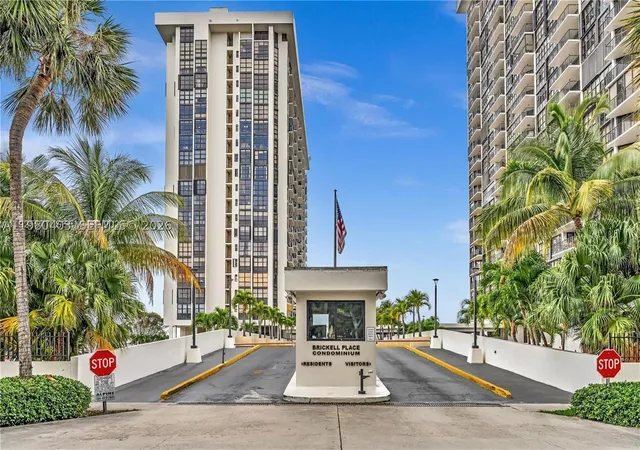 Condo for sale at 1901 Brickell Ave #B1407, Miami, FL 33129 | MLS# A11980403