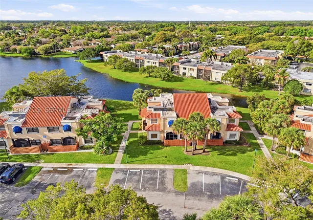 Photo 2 of Townhouse for sale at 567 Racquet Club Rd #18, Weston, FL 33326 | MLS# A11980716 | Listing updated on 2026-09-22