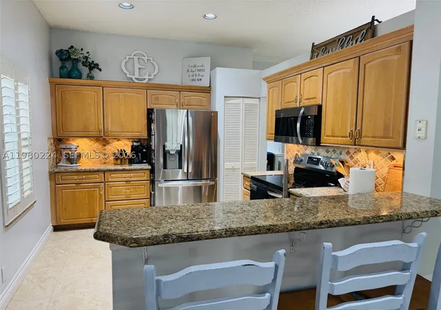 Photo 3 of Single family home for sale at 4321 Willow Ridge Dr, Weston, FL 33331 | MLS# A11980224 | Listing updated on 2026-09-12