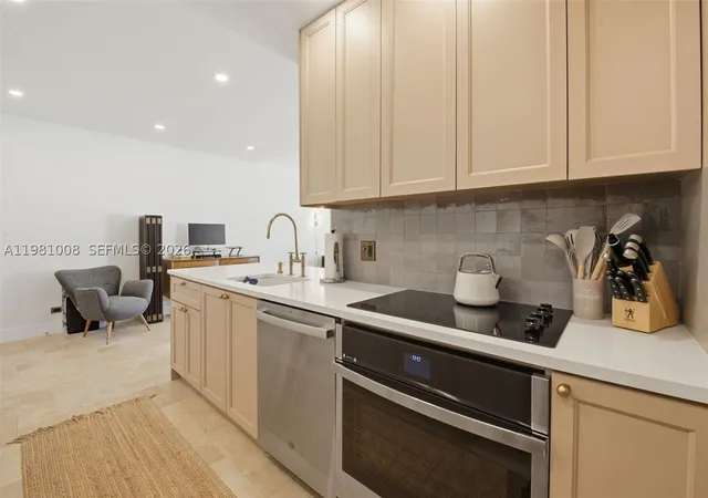 Photo 3 of Condo for sale at 3 Island Ave #06K, Miami Beach, FL 33139 | MLS# A11981008 | Listing updated on 2026-09-22