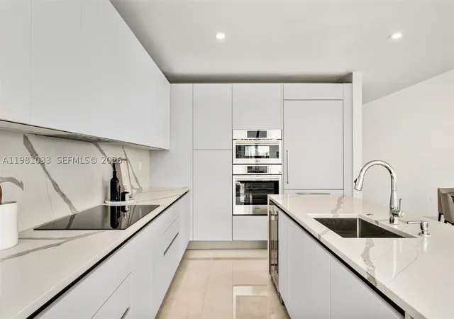 Photo 2 of Condo for sale at 527 Orton Ave #902, Fort Lauderdale, FL 33304 | MLS# A11981033 | Listing updated on 2026-09-12
