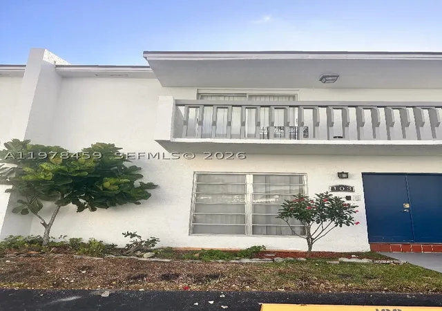 Photo 2 of Townhouse for sale at 9400 Sw 170th St #103, Palmetto Bay, FL 33157 | MLS# A11978459 | Listing updated on 2026-09-09