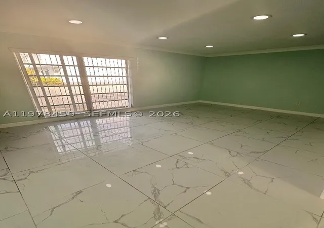 Listing Photo 4 - Condo for sale in building located at 9400 Sw 170Th St, Miami, FL 33157 - Unit #103
