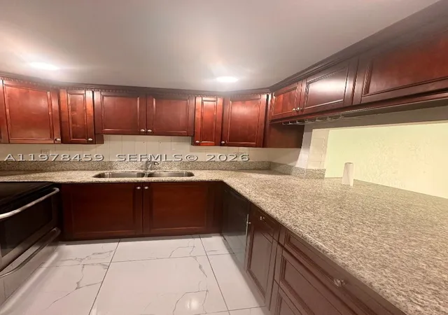 Listing Photo 5 - Condo for sale in building located at 9400 Sw 170Th St, Miami, FL 33157 - Unit #103