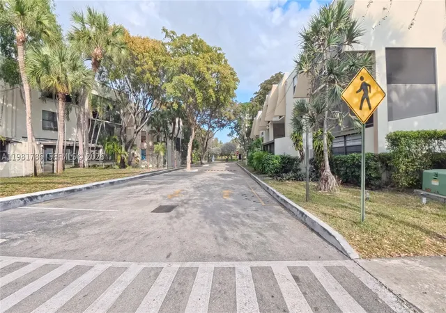 Photo 3 of Sale Pending at 20300 W Country Club Dr #PH18-3, Aventura, FL 33180 | MLS# A11981786 | Listing updated on 2026-08-26