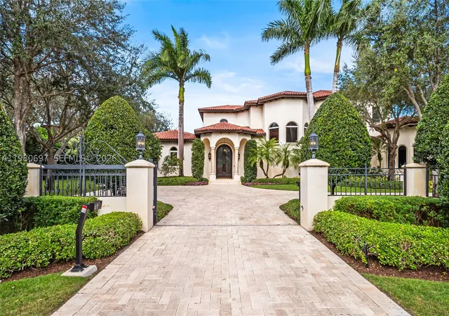 Photo 4 of Single family home for sale at 6255 Sw 133Rd St, Pinecrest, FL 33156 | MLS# A11980697 | Listing updated on 2026-10-06
