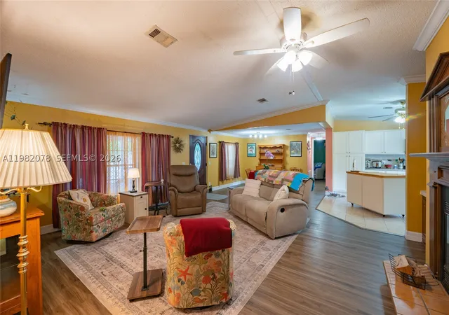 Photo 4 of Manufactured home for sale at 1700 Tampa Ave, Clewiston, FL 33440 | MLS# A11982078 | Listing updated on 2026-09-01