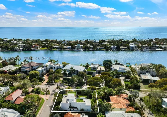 Single family home for sale at 741 Harbor Dr, Key Biscayne, FL 33149 | MLS# A11976789