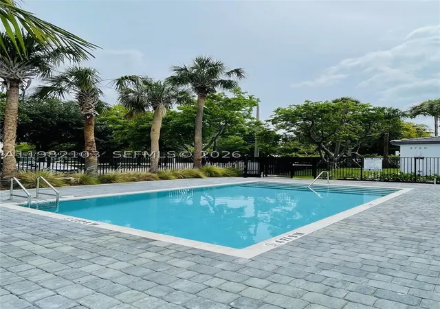 Photo 20 of Sale Pending at 5000 Sw 37Th St, Hollywood, FL 33021 | MLS# A11982103 | Listing updated on 2026-09-15