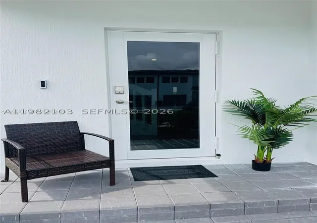 Photo 2 of Sale Pending at 5000 Sw 37th St, Hollywood, FL 33021 | MLS# A11982103 | Listing updated on 2026-09-15