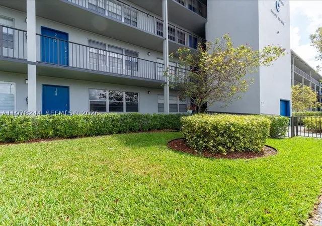 Listing Photo 2 - Condo for sale in building located at 301 Sw 135Th Ave, Pembroke Pines, FL 33027 - Unit #108C