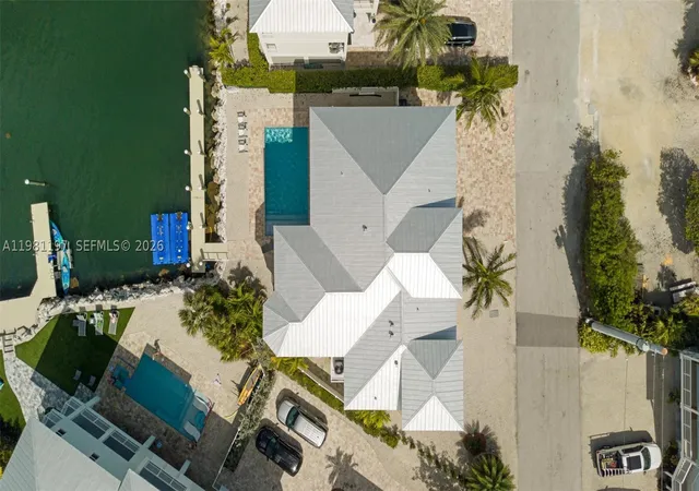 Photo 3 of Single family home for sale at 865 50Th Street Gulf, Marathon, FL 33050 | MLS# A11981197 | Listing updated on 2026-09-08