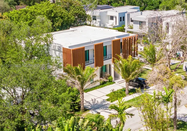 Photo 3 of Mansion for sale at 7700 Sw 50th Ct, Miami, FL 33143 | MLS# A11981388 | Listing updated on 2026-09-01