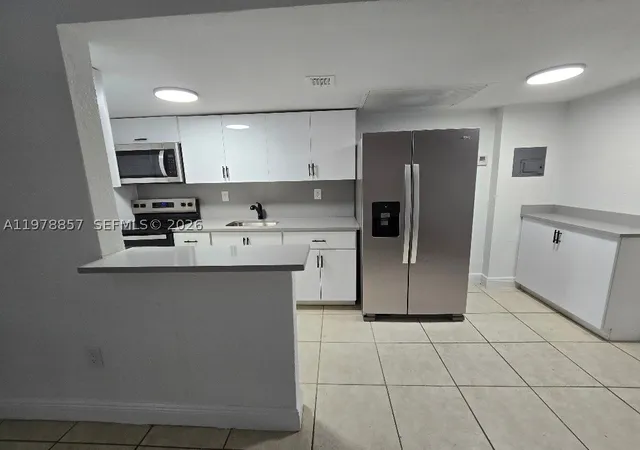 Listing Photo 5 - Condo for sale in building located at 3901 Sw 112Th Ave, Miami, FL 33165 - Unit #38