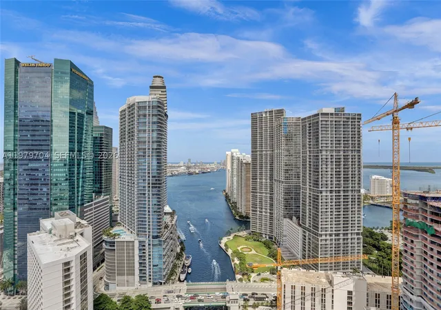 Listing Photo 2 - Condo for sale in Brickell on the River North located at 31 Se 5Th St, Miami, FL 33131 - Unit #4112